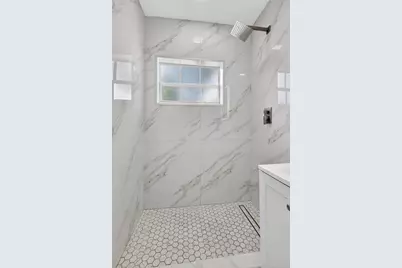 40 NW 68th St, Miami, FL 33150 - Photo 8