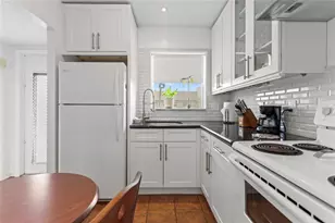 8280 Sunrise Lakes Blvd, Sunrise, FL 33322 - Photo 10