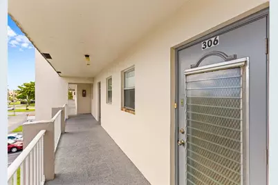 8280  Sunrise Lakes Blvd, Unit #306, Sunrise, FL 33322 - Photo 4