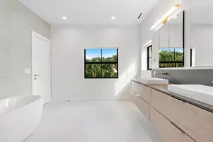 9 Tahoe Ln, Sea Ranch Lakes, FL 33308 - Photo 48