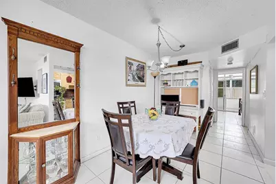 9061  Sunrise Lakes Blvd, Unit #102, Sunrise, FL 33322 - Photo 4