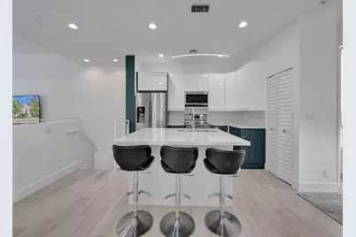 703 SE 16th Ct, Fort Lauderdale, FL 33316 - Photo 6