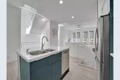 703 SE 16th Ct, Fort Lauderdale, FL 33316 - Photo 8