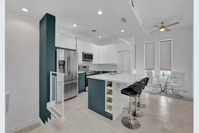 703 SE 16th Ct, Fort Lauderdale, FL 33316 - Photo 4