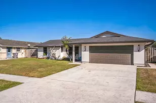 8460 Raymond Dr, Boynton Beach, FL 33472 - Photo 1