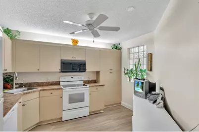 4101  Coral Tree Cir, Unit #116, Coconut Creek, FL 33073 - Photo 8