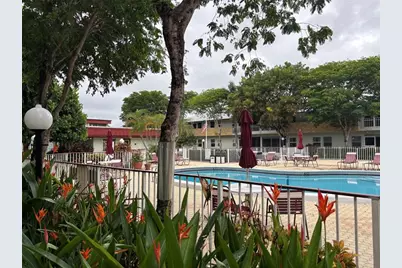 860 SE 6th Ave, Unit #303, Deerfield Beach, FL 33441 - Photo 1
