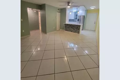 1890 W 56th St, Unit #1113, Hialeah, FL 33012 - Photo 2