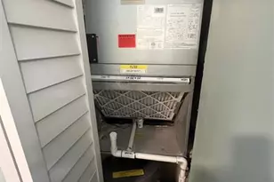 1890 W 56th St, Hialeah, FL 33012 - Photo 32