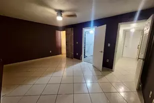 1890 W 56th St, Hialeah, FL 33012 - Photo 20