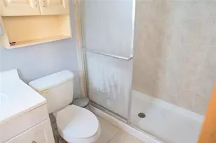 2821 Somerset Dr, Lauderdale Lakes, FL 33311 - Photo 14