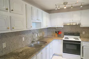 2821 Somerset Dr, Lauderdale Lakes, FL 33311 - Photo 4