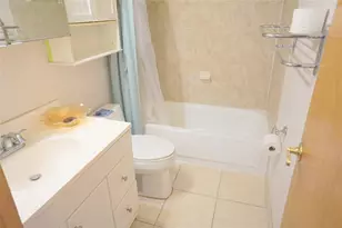 2821 Somerset Dr, Lauderdale Lakes, FL 33311 - Photo 18