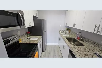 2000 NE 135th Street, Unit #605, North Miami, FL 33181 - Photo 4