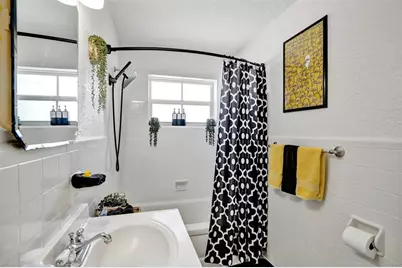 90 NE 26th St, Wilton Manors, FL 33305 - Photo 32