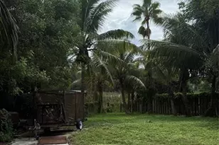 1270 NW 111th St, Miami, FL 33167 - Photo 6