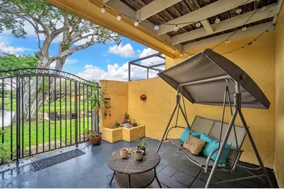 1550 NW 93rd Ave, Unit #297, Pembroke Pines, FL 33024 - Photo 2