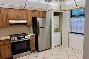 900 Colony Point Cir, Pembroke Pines, FL 33026 - Photo 6