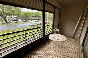 900 Colony Point Cir, Pembroke Pines, FL 33026 - Photo 14