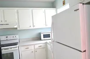 8460 Sunrise Lakes Blvd, Sunrise, FL 33322 - Photo 16