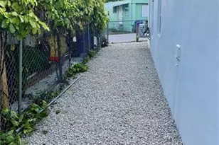 2201 NE 135th Ln, North Miami Beach, FL 33181 - Photo 18