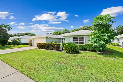 10911  Greentrail Dr, Boynton Beach, FL 33436 - Photo 8