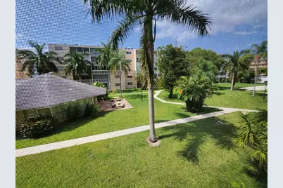 219 NE 14th Ave, Hallandale Beach, FL 33009 - Photo 14