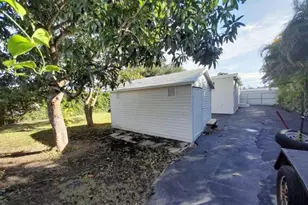 8321 SW 46th St, Miami, FL 33155 - Photo 20