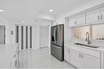 2480 Presidential Way #902, West Palm Beach, FL 33401 - Photo 4