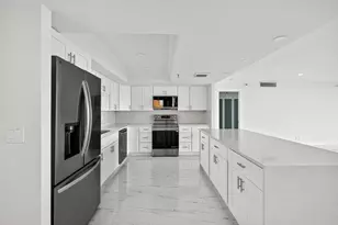 2480 Presidential Way, West Palm Beach, FL 33401 - Photo 2