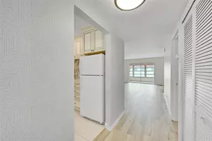 23 Abbey Ln, Delray Beach, FL 33446 - Photo 2