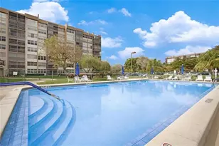 1400 St Charles Pl, Pembroke Pines, FL 33026 - Photo 24