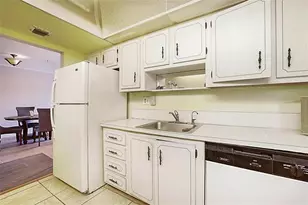 1400 St Charles Pl, Pembroke Pines, FL 33026 - Photo 12