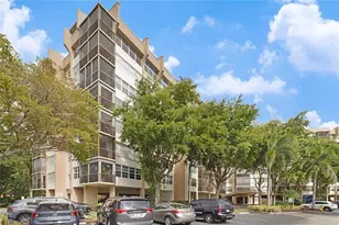 1400 St Charles Pl, Pembroke Pines, FL 33026 - Photo 2