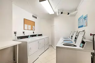 1400 St Charles Pl, Pembroke Pines, FL 33026 - Photo 22