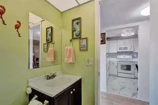 9421 Sunrise Lakes Blvd, Sunrise, FL 33322 - Photo 18