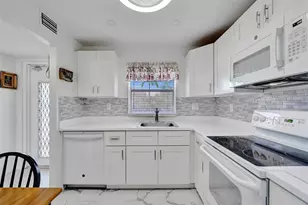 9421 Sunrise Lakes Blvd, Sunrise, FL 33322 - Photo 14