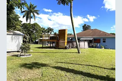 3043 SE Banyan St, Stuart, FL 34997 - Photo 4