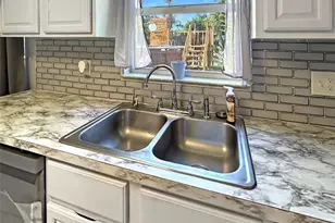 3043 SE Banyan St, Stuart, FL 34997 - Photo 14