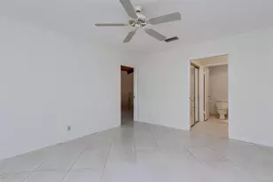 450 Briarwood Cir, Hollywood, FL 33024 - Photo 22