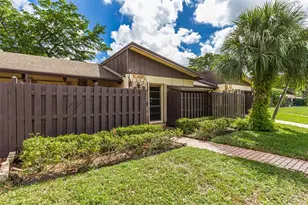 450 Briarwood Cir, Hollywood, FL 33024 - Photo 38