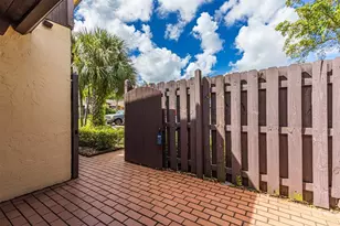 450 Briarwood Cir, Hollywood, FL 33024 - Photo 36