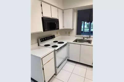 7281  Amberly Ln, Unit #109, Delray Beach, FL 33446 - Photo 2
