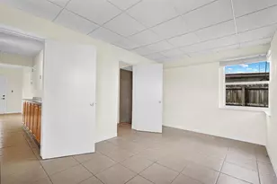 261 NE 45th St, Oakland Park, FL 33334 - Photo 34