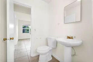 261 NE 45th St, Oakland Park, FL 33334 - Photo 56