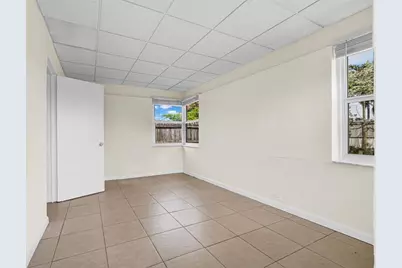 261 NE 45th St, Oakland Park, FL 33334 - Photo 44