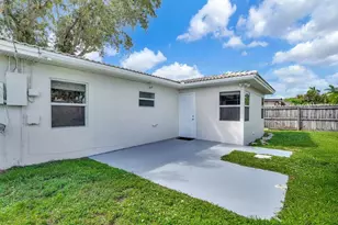 261 NE 45th St, Oakland Park, FL 33334 - Photo 6