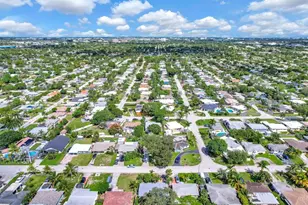 261 NE 45th St, Oakland Park, FL 33334 - Photo 22