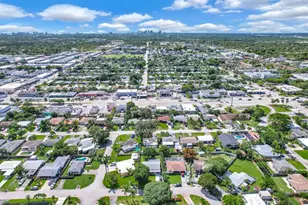 261 NE 45th St, Oakland Park, FL 33334 - Photo 26