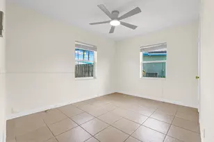 261 NE 45th St, Oakland Park, FL 33334 - Photo 50